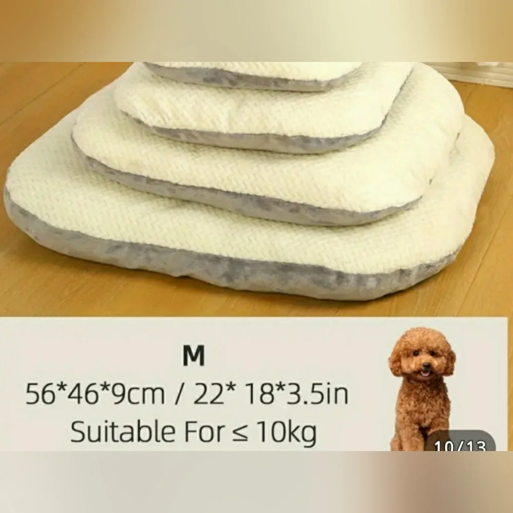 NWT- MEDUIM SUPER SOFT PET BED